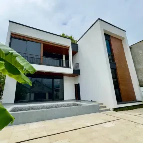 خرید ویلا دوبلکس استخردار در چمستان نوساز