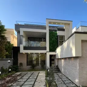 خرید ویلا تریبلکس شهرکی استخردار در چمستان نوساز