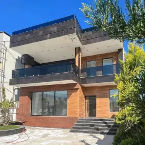 خرید ویلا تریبلکس استخردار در چمستان نوساز