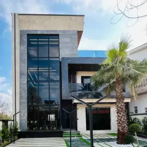 خرید ویلا تریبلکس شهرکی استخردار در چمستان نوساز