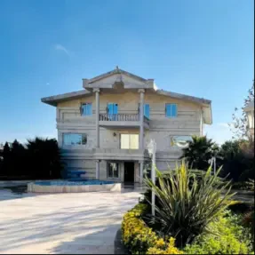 خرید ویلا تریبلکس استخردار در چمستان نوساز