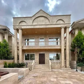 خرید ویلا دوبلکس شهرکی استخردار در آمل نوساز