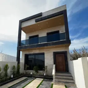 خرید ویلا دوبلکس شهرکی استخردار در آمل نوساز