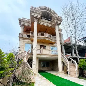 خرید ویلا تریبلکس شهرکی استخردار در چمستان نوساز